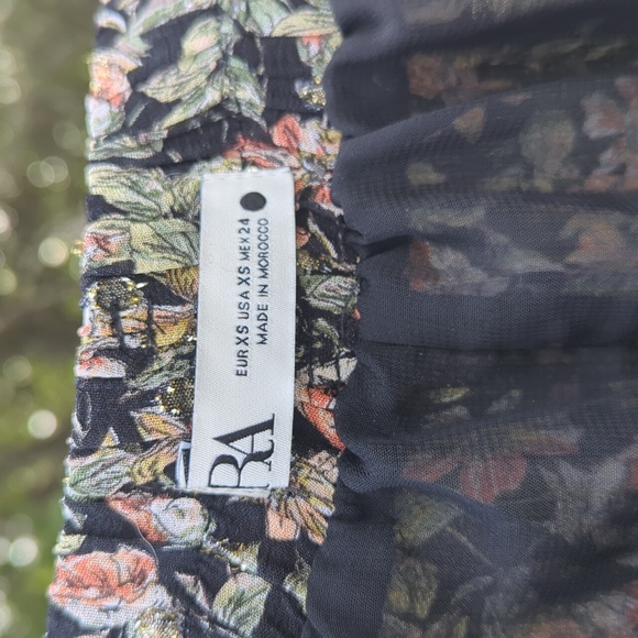 Zara tiered floral skirt - Picture 4 of 4